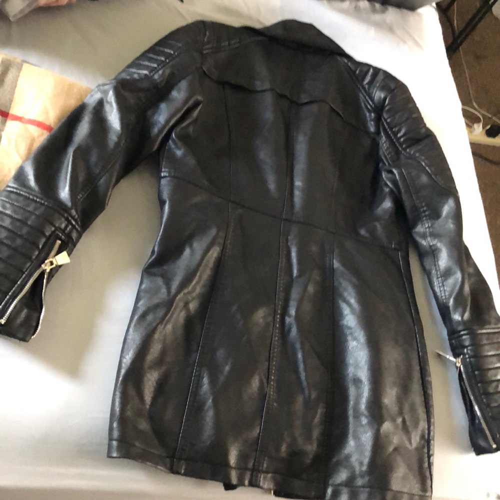 Leather jacket - Picture 3 of 4